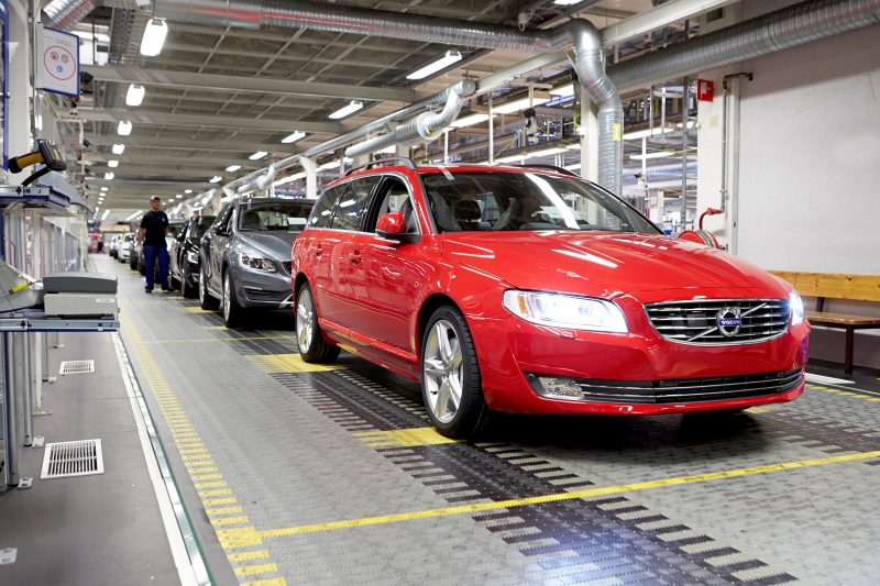 Volvo förlänger med Telia