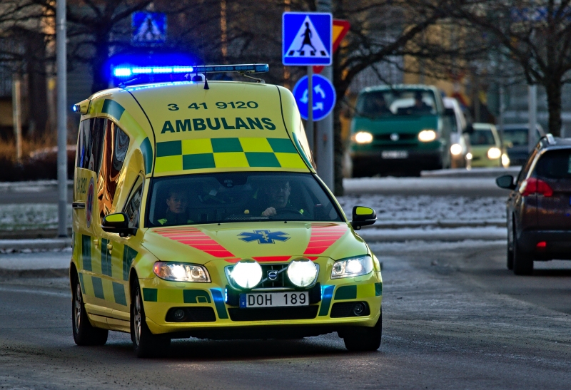 Uppkopplade ambulanser ska ge snabbare vård