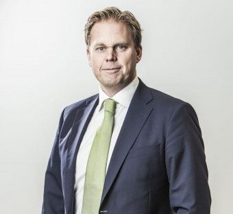 De ger sig in i kamp med Teams och Slack