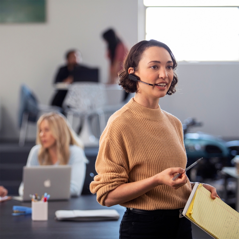 Poly lanserar ny generation headset med aktiv brusreducering