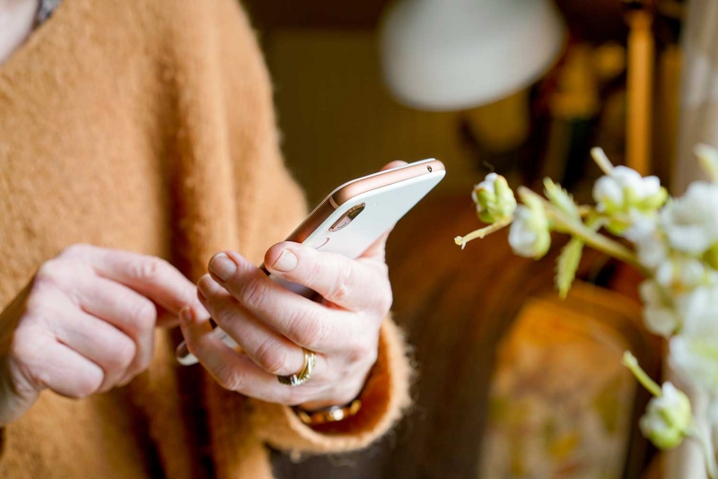 Studie: Digitaliseringen lämnar äldre utanför