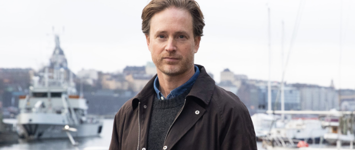 Svenska techchefen släpper roman: ”AI-tekniken kräver ett kritiskt tänkande”