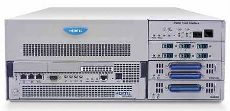 Nortel lägger i mittväxel för uc